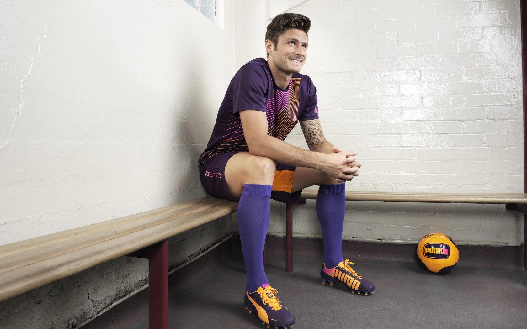 简：无论速度、技巧还是决策，他的全能为全黑队注入无限动力