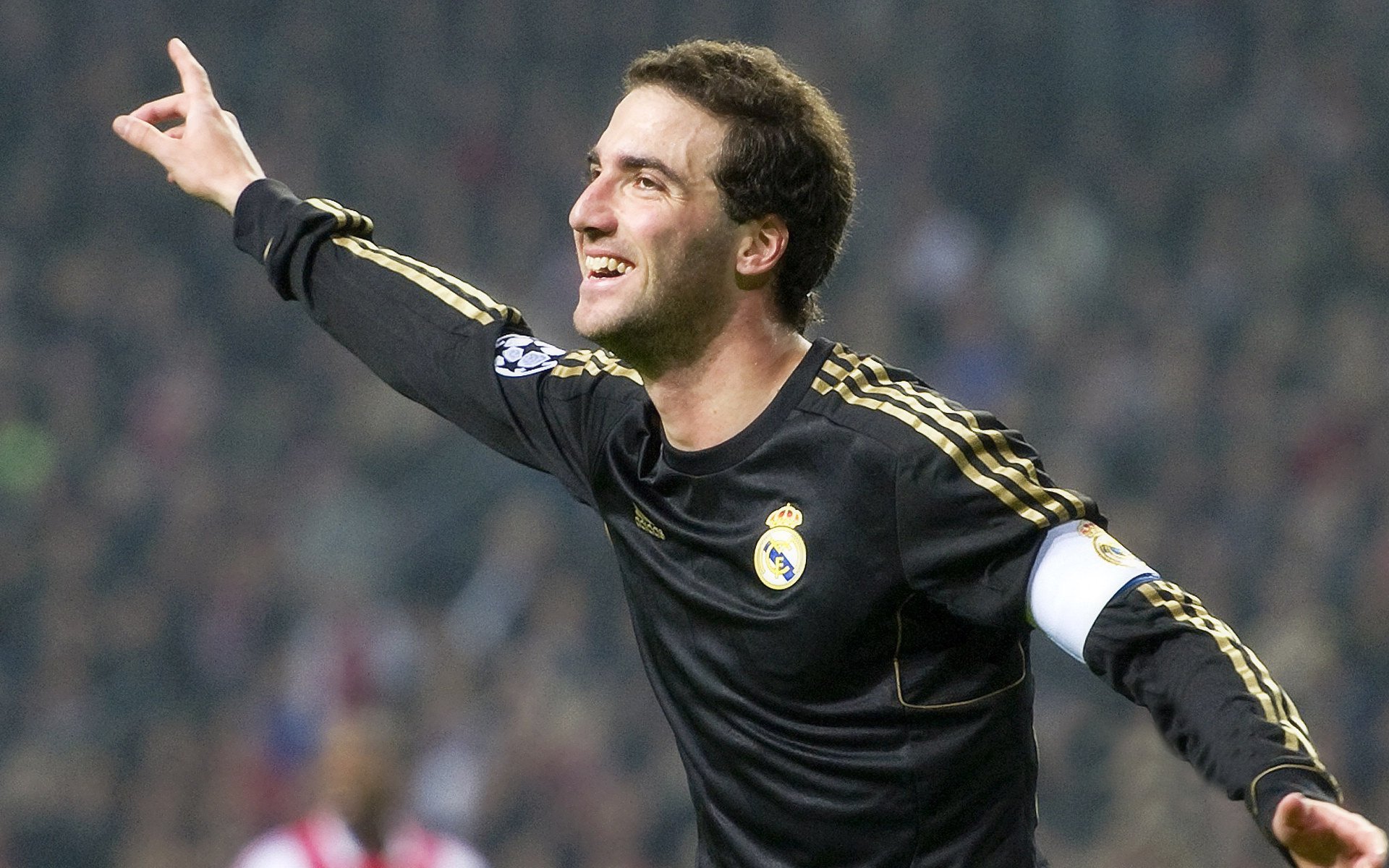 简：无论速度、技巧还是决策，他的全能为全黑队注入无限动力